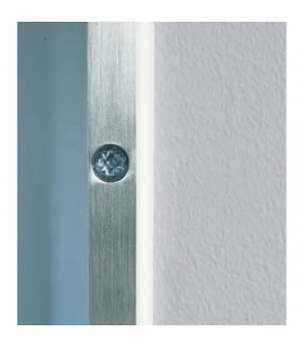 TOPE EN ACERO CON PERFIL PVC